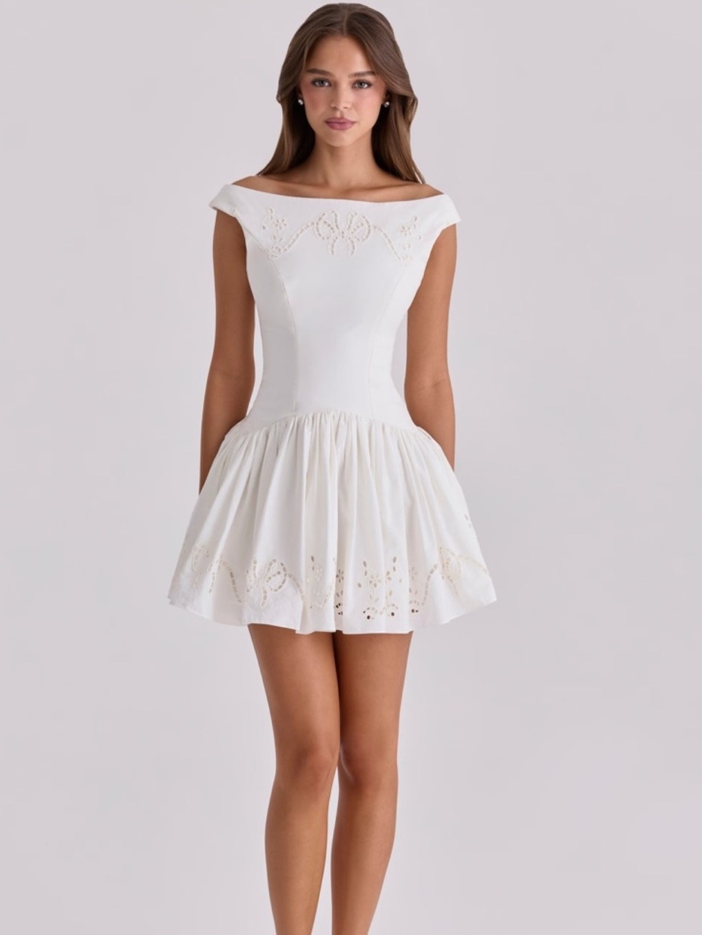 House of CB Lauren White Cotton Broderie Anglaise Boat Neck Mini Dress size M - Picture 6 of 17